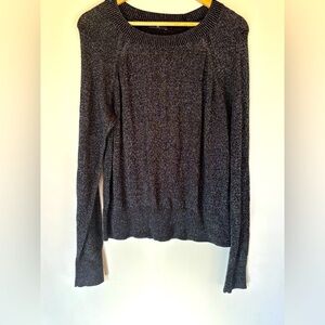 GAP- Black/Silver pullover Crewneck L/XL
